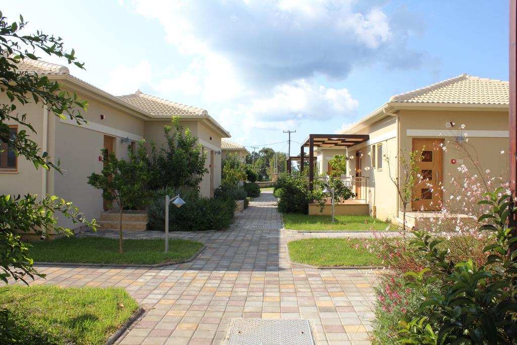 Niriides Luxury Villas Methoni  Exterior photo